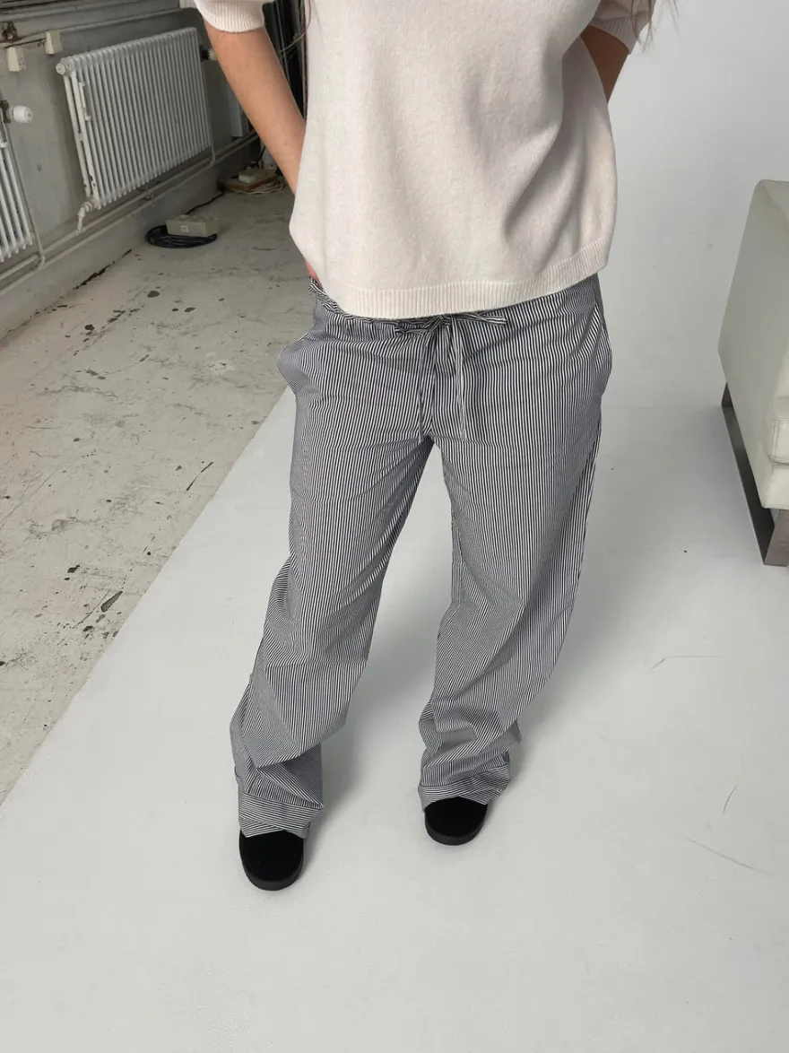 Design By Si Adina lavtaljede bukser med striber - Sort Hot