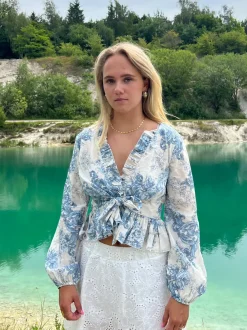 Design By Si Agathe bluse - hvid/blå Clearance