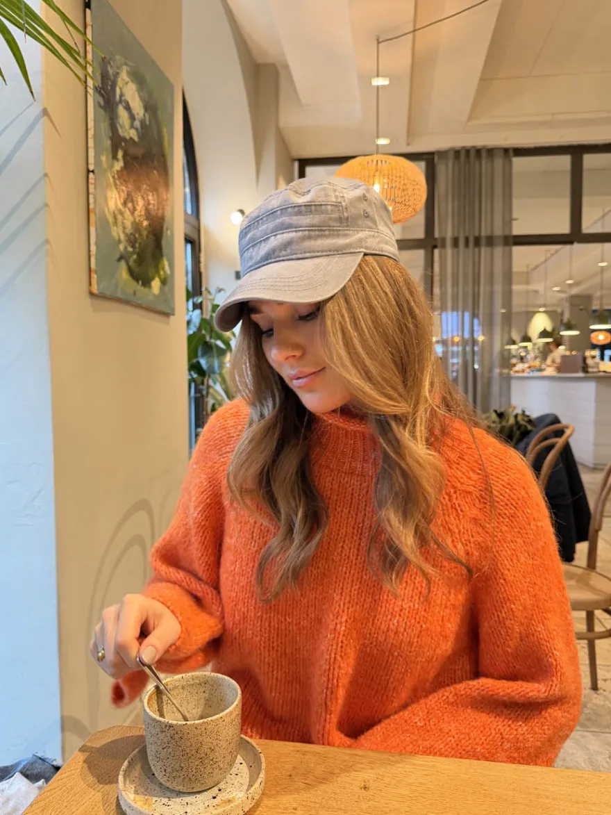 Design By Si Aire striktrøje med turtleneck - Orange Online
