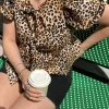Design By Si Akari top med pufærmer - Leopard Discount