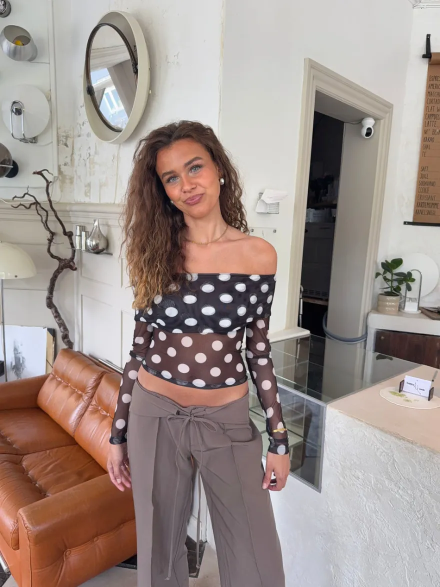Design By Si Alba off shoulder top med polkaprikker - Sort/hvid Sale