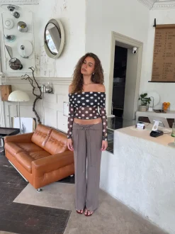 Design By Si Alba off shoulder top med polkaprikker - Sort/hvid Sale