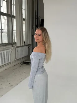 Design By Si Alicia off-shoulder bluse - Grå Clearance