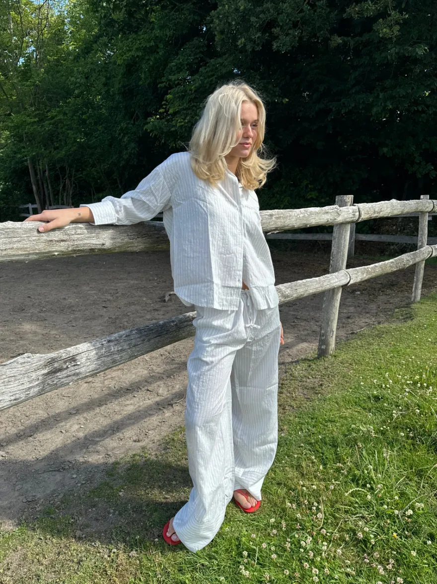 Design By Si Alina skjorte med striber - Hvid/sort Hot