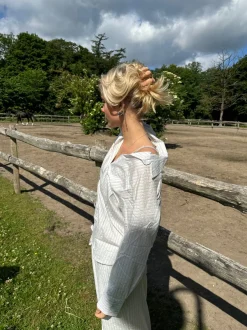 Design By Si Alina skjorte med striber - Hvid/sort Hot
