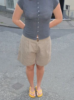 Design By Si Amaia bermudashorts med hvidt bånd - Beige Clearance