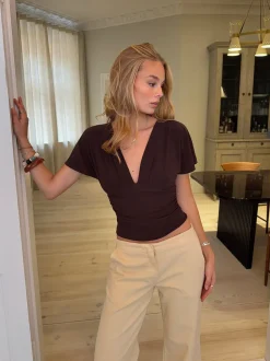 Design By Si Amelia v-neck top - Brun Outlet