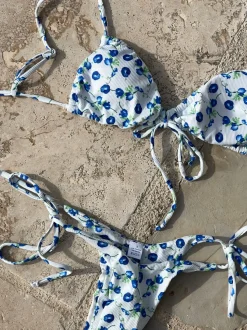 Design By Si Anastacia bikini med blomster - Hvid/blå Outlet