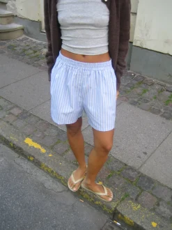 Design By Si Andrea shorts med striber - Blå/hvid Clearance