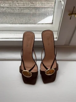 Design By Si Annaline mules med gulddetalje - Brun/guld Clearance