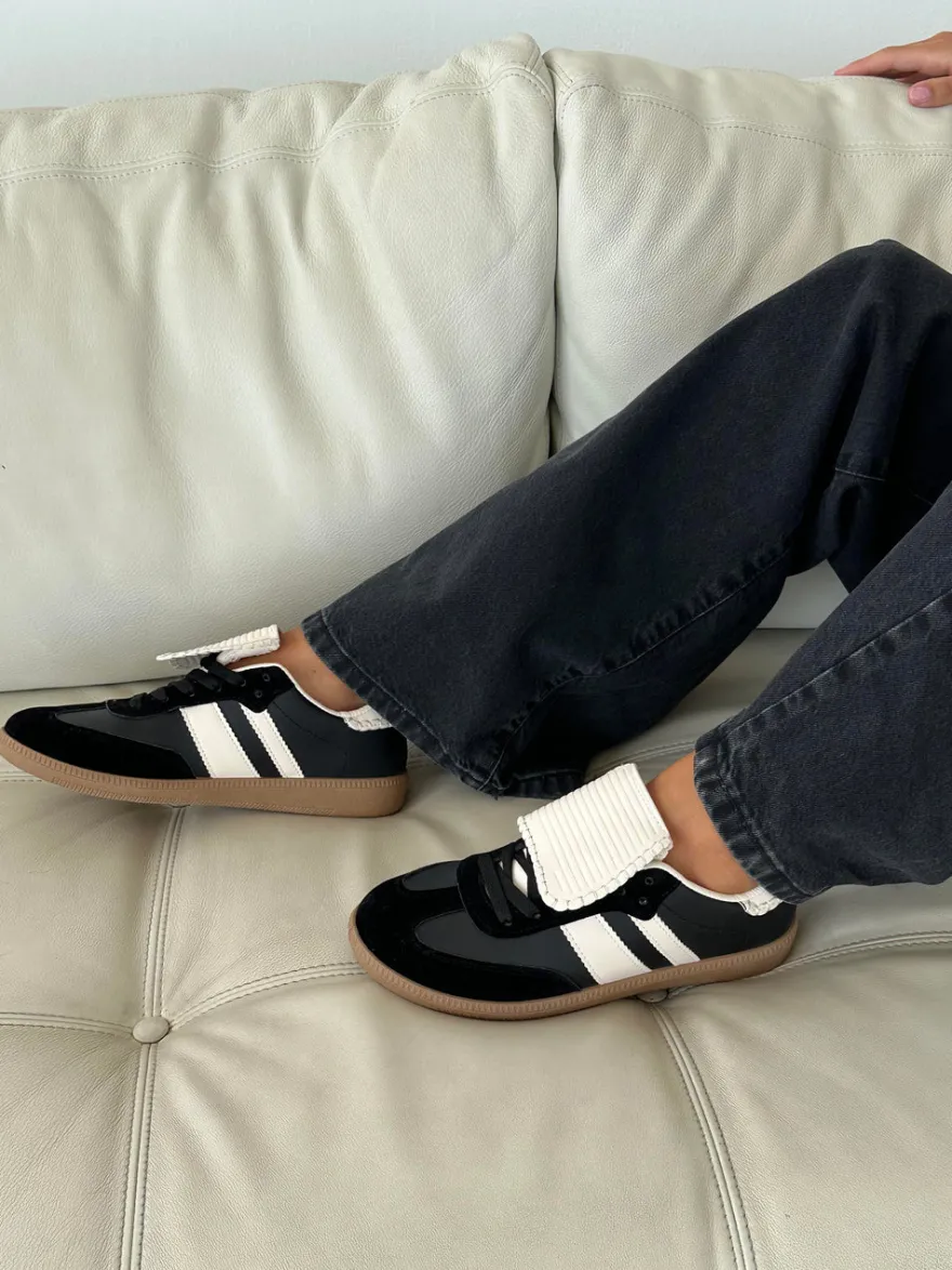 Design By Si Astana sneakers med kappe - Sort