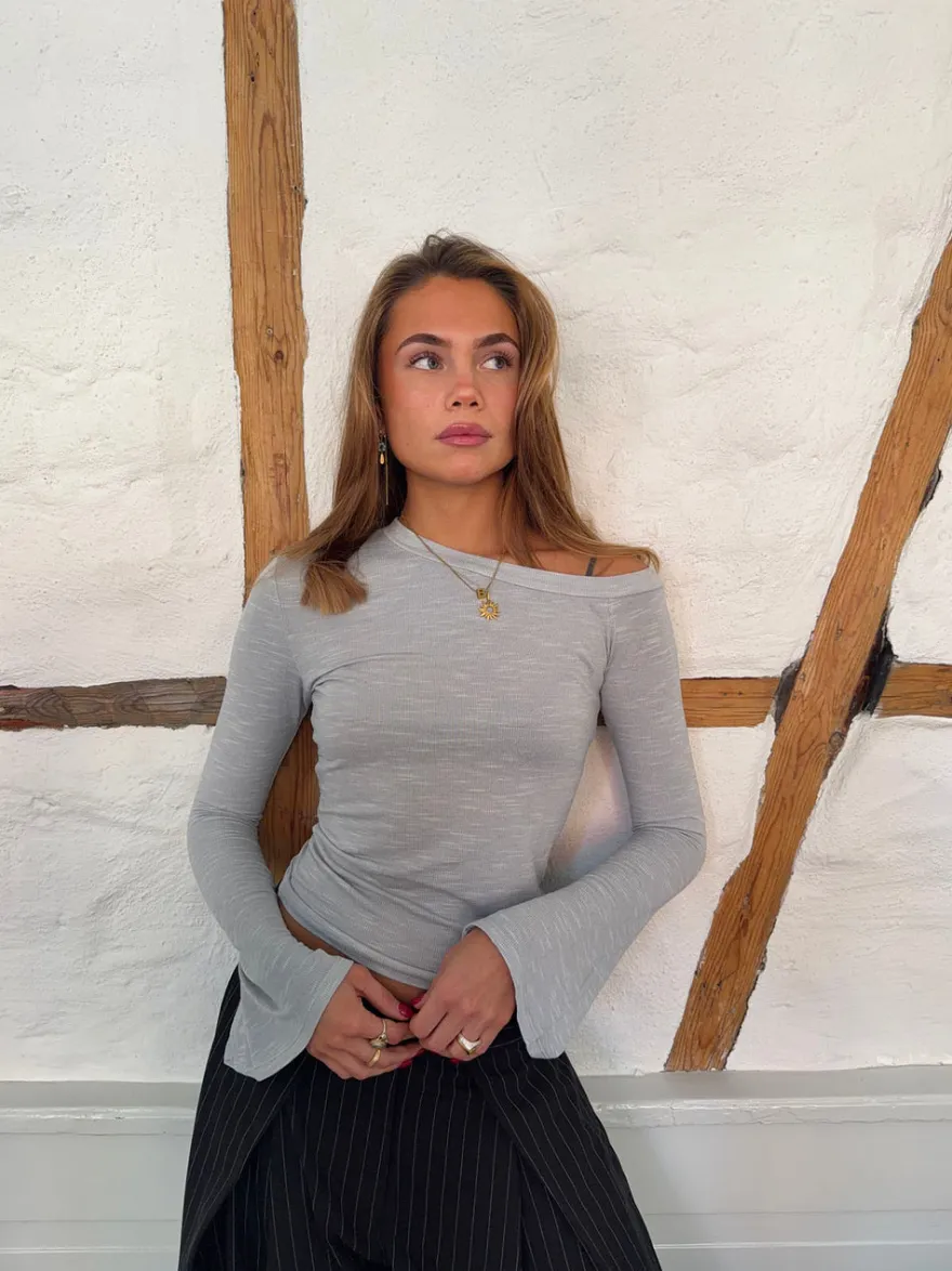 Design By Si Aven one shoulder bluse - Lysegrå Hot