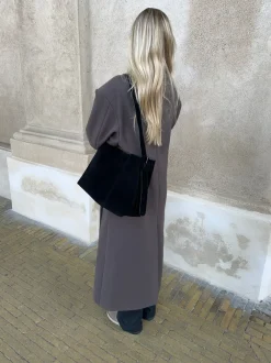 Design By Si Barcelona skuldertaske i ruskind - Sort Hot