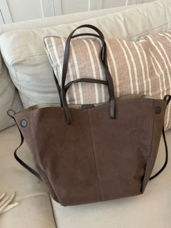 Design By Si Bergen skuldertaske i ruskind - Brun Outlet