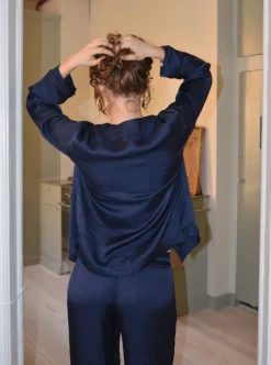 Design By Si Callie satin cardigan - Navy Online