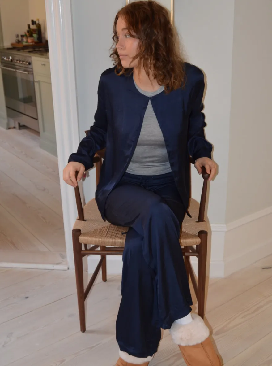 Design By Si Callie satin cardigan - Navy Online