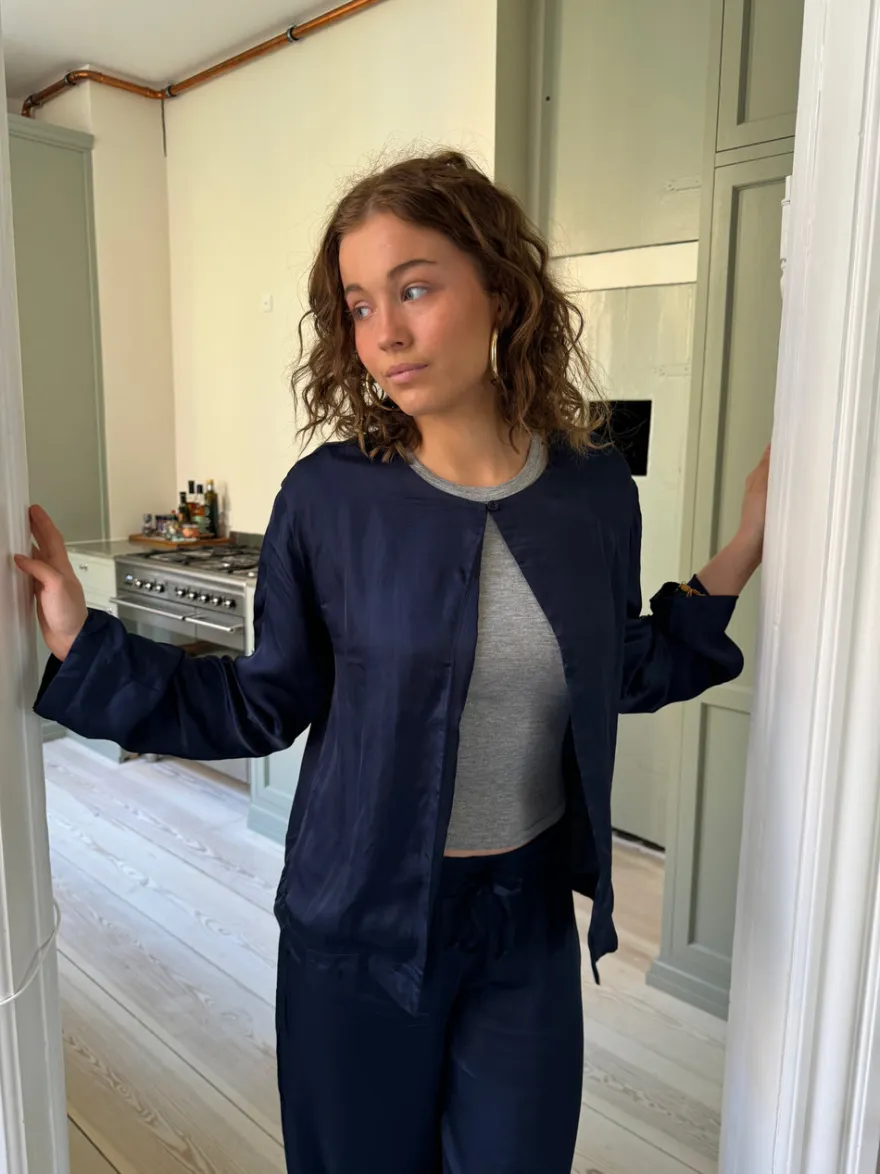 Design By Si Callie satin cardigan - Navy Online