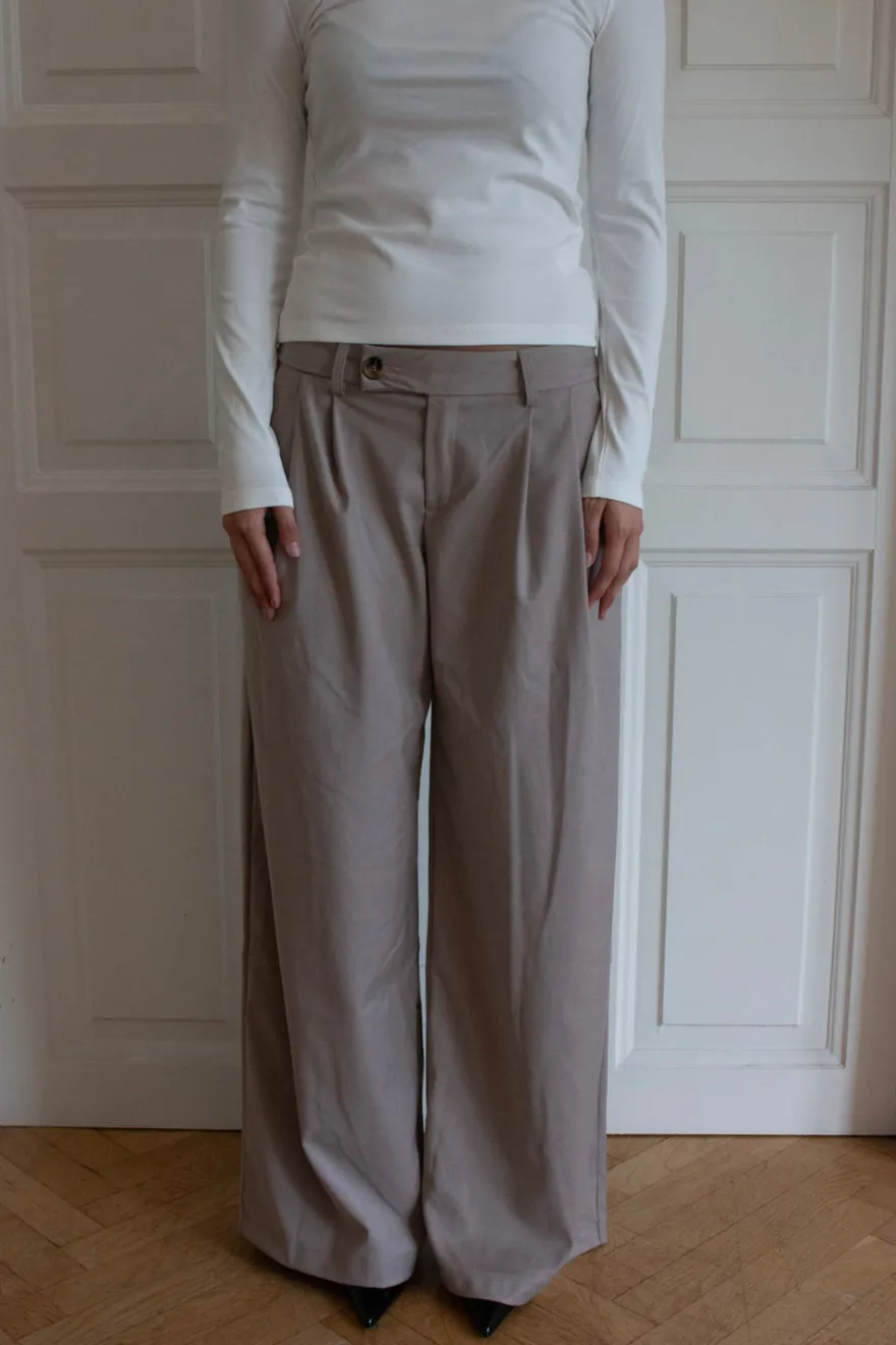 Design By Si Camilla oversized suitbukser - Beige Online