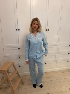 Design By Si Carol pyjamas sæt med blonder - Lyseblå Best