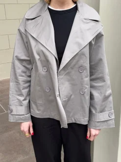 Design By Si Catinka trenchcoat - Grå Outlet