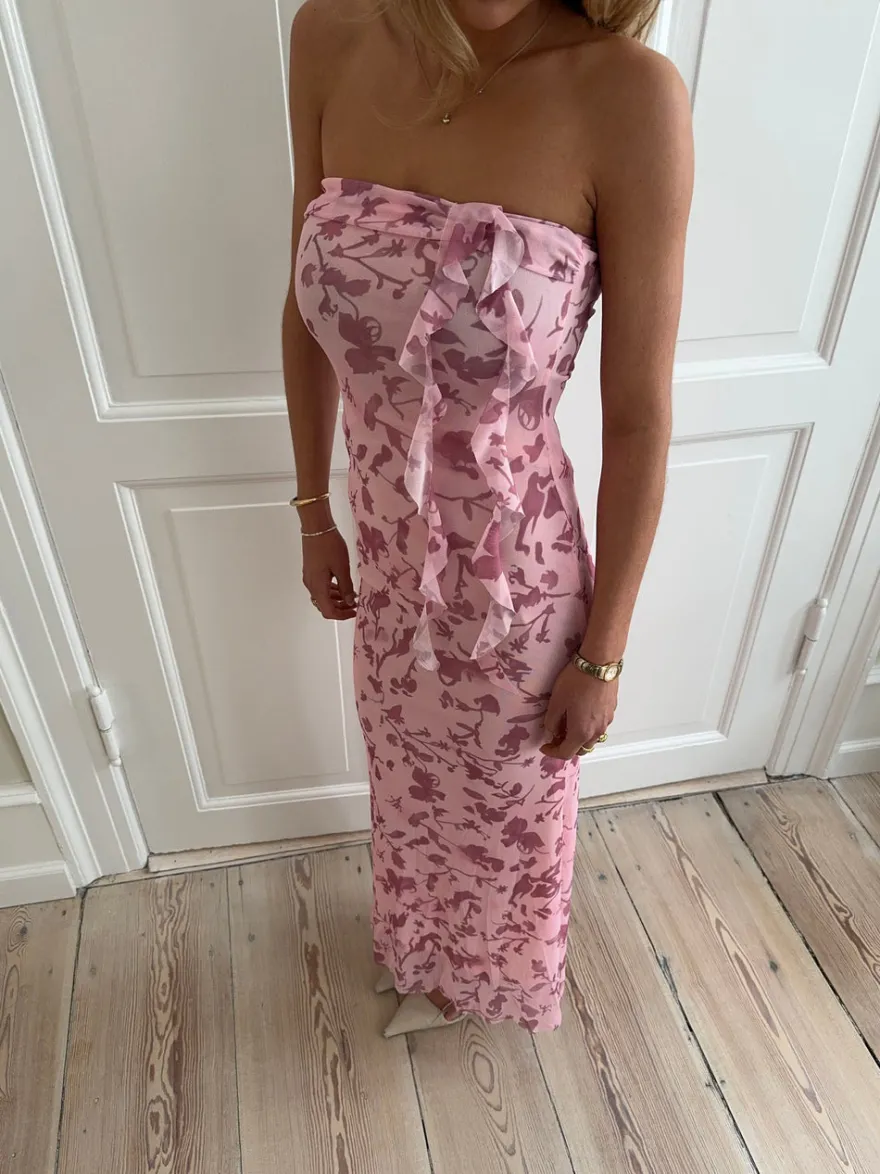 Design By Si Charlot maxikjole med blomster - Lyserød Hot