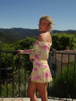 Design By Si Chila off shoulder kjole med blomster - Gul/lyserød New