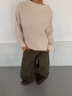 Design By Si Cholana striktrøje med åben ryg - Beige Online