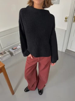 Design By Si Cholana striktrøje med åben ryg - Sort Online