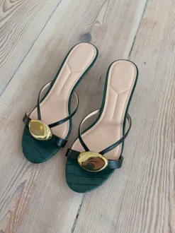 Design By Si Cleopatra minihæle med gulddetalje - Grøn Outlet