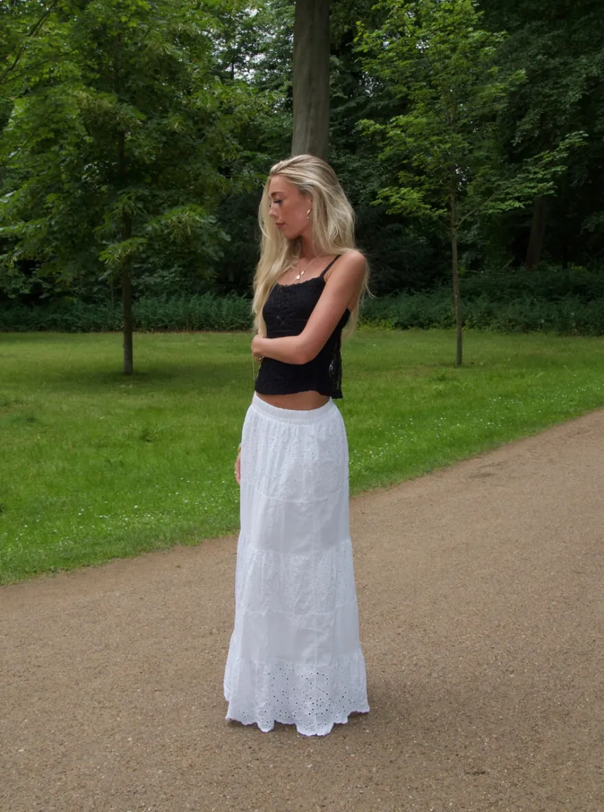 Design By Si Cleotilde lang nederdel med broderi - Hvid