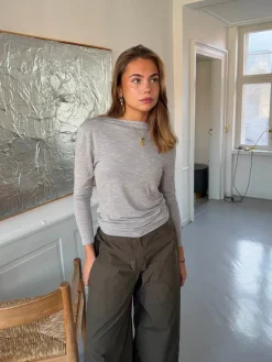 Design By Si Cornelia bluse med åben ryg - Lysegrå Outlet