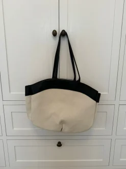 Design By Si Dehli skuldertaske - Off white/sort New