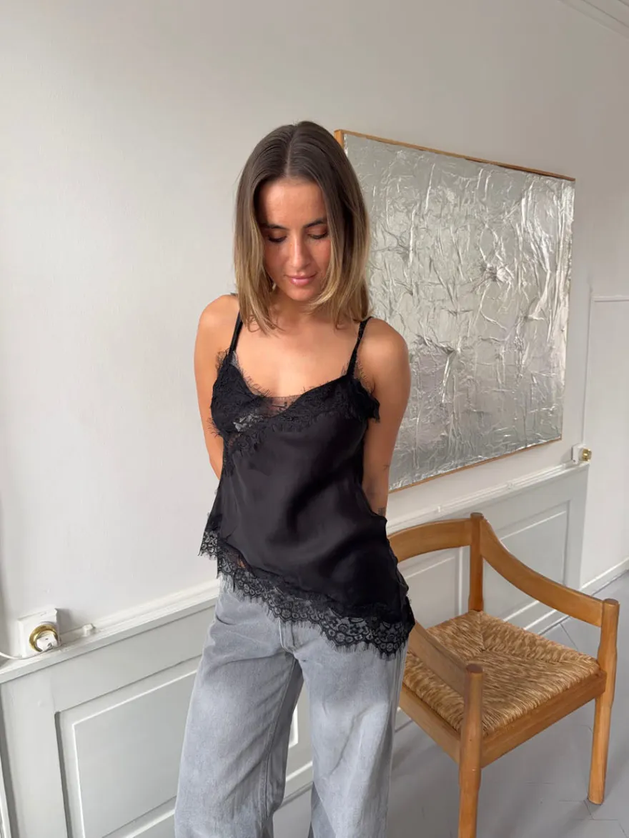 Design By Si Dixia asymmetrisk top med blonder - Sort Outlet