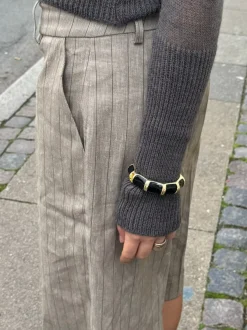 Design By Si Ebony armbånd med striber - Sort/guld Discount