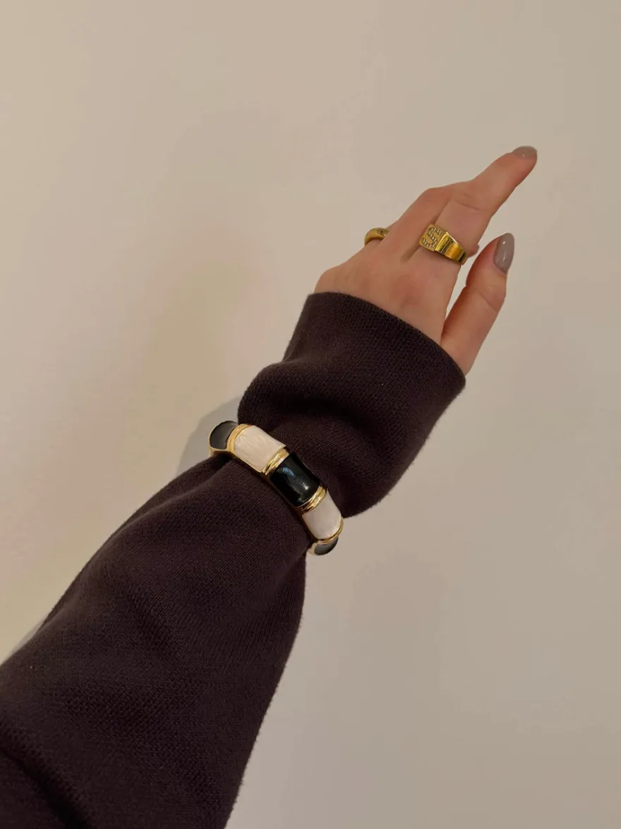 Design By Si Ebony armbånd med striber - Sort/hvid