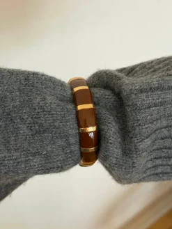 Design By Si Eivora armbånd med striber - Brun/guld Best