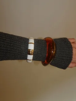 Design By Si Eivora armbånd med striber - hvid/guld Outlet