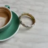 Design By Si Eivora armbånd med striber - Perlemor/guld Discount