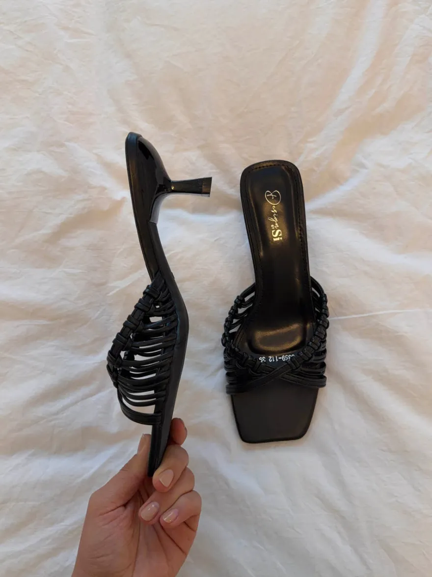 Design By Si Elba mules med fletdetaljer - Sort Discount