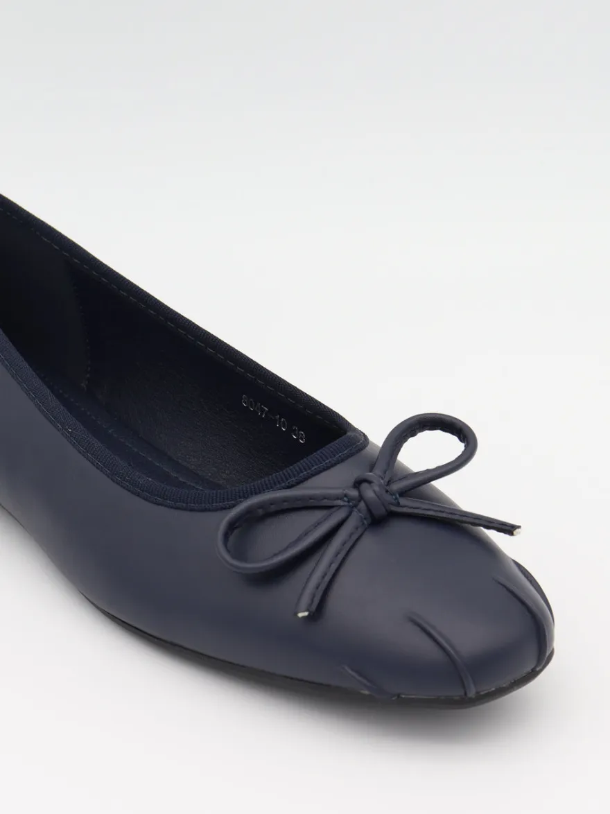 Design By Si Eline ballerinaer med detaljer - Mørk Navy Online