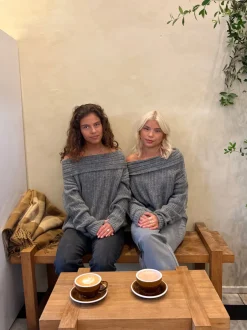 Design By Si Elinor off shoulder strik - Grå New