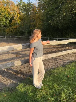 Design By Si Elinor off shoulder strikvest - Grå