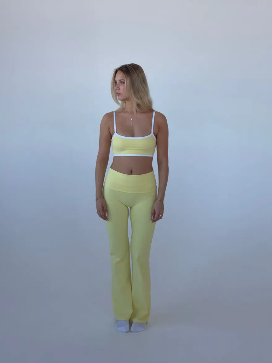 Design By Si Essential flared pants - Butter Sale
