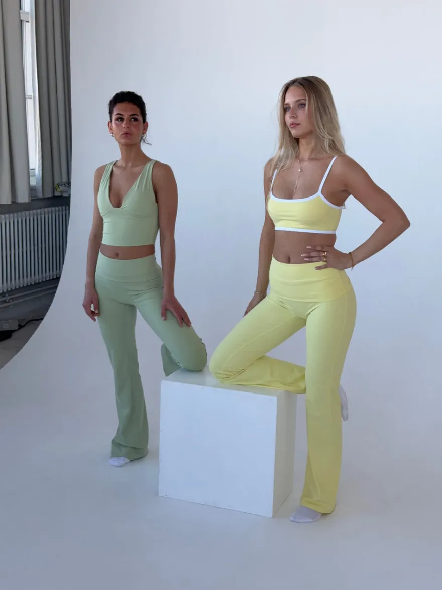 Design By Si Essential flared pants - Butter Sale