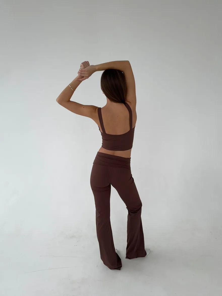 Design By Si Essential flared pants - Espresso Outlet