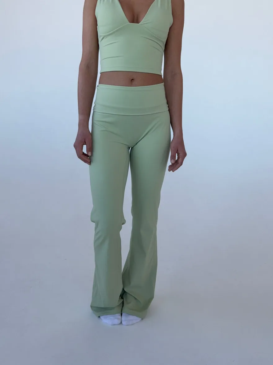 Design By Si Essential flared pants - Matcha Hot
