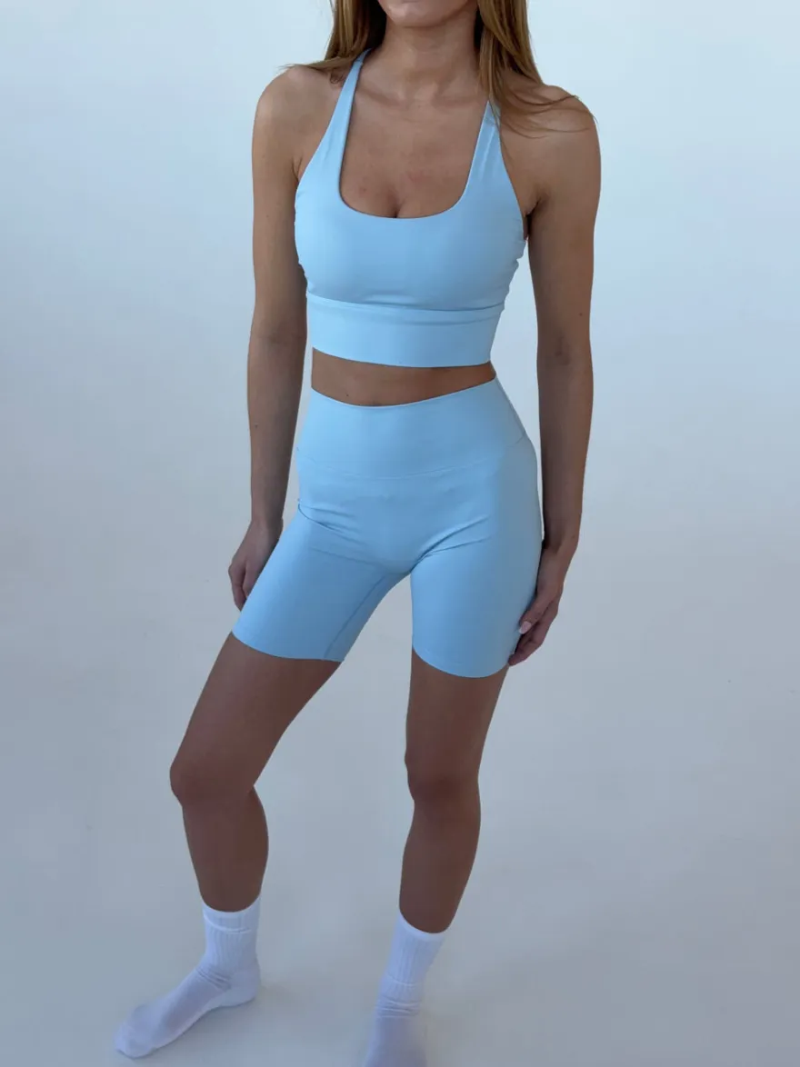 Design By Si Essential shorts - Sky Sale