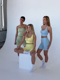 Design By Si Essential shorts - Sky Sale