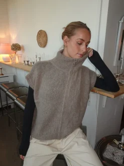 Design By Si Fiona vest med høj hals - Beige New