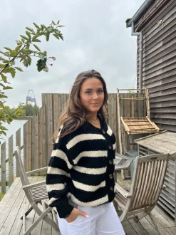 Design By Si Flavia cardigan med striber - Sort/off white